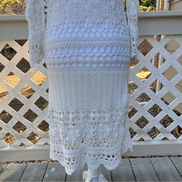 Velvet by Graham Spencer Crochet Knit White Dress V Neck 3/4 Sleeve MIDI Small - Picture 13 of 16